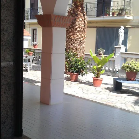 Castello Michelina לינה וארוחת בוקר 3*