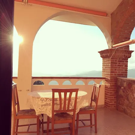 Castello Michelina 산 니콜라 델랄토