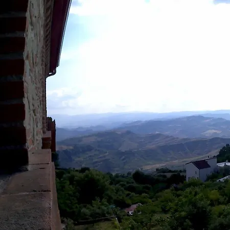 Castello Michelina B&B 산 니콜라 델랄토