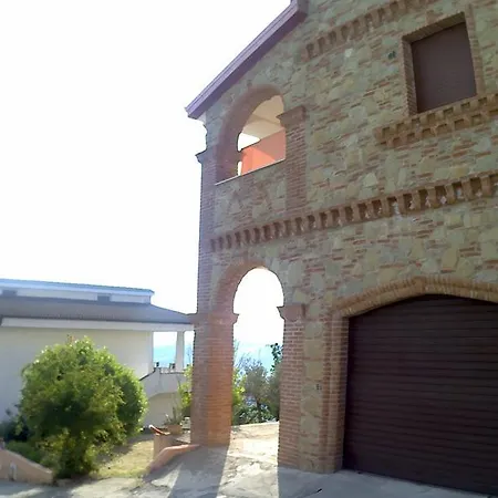 Castello Michelina Bed & Breakfast