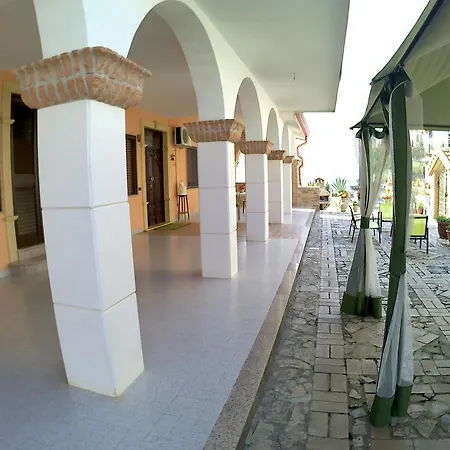 Castello Michelina Bed & Breakfast